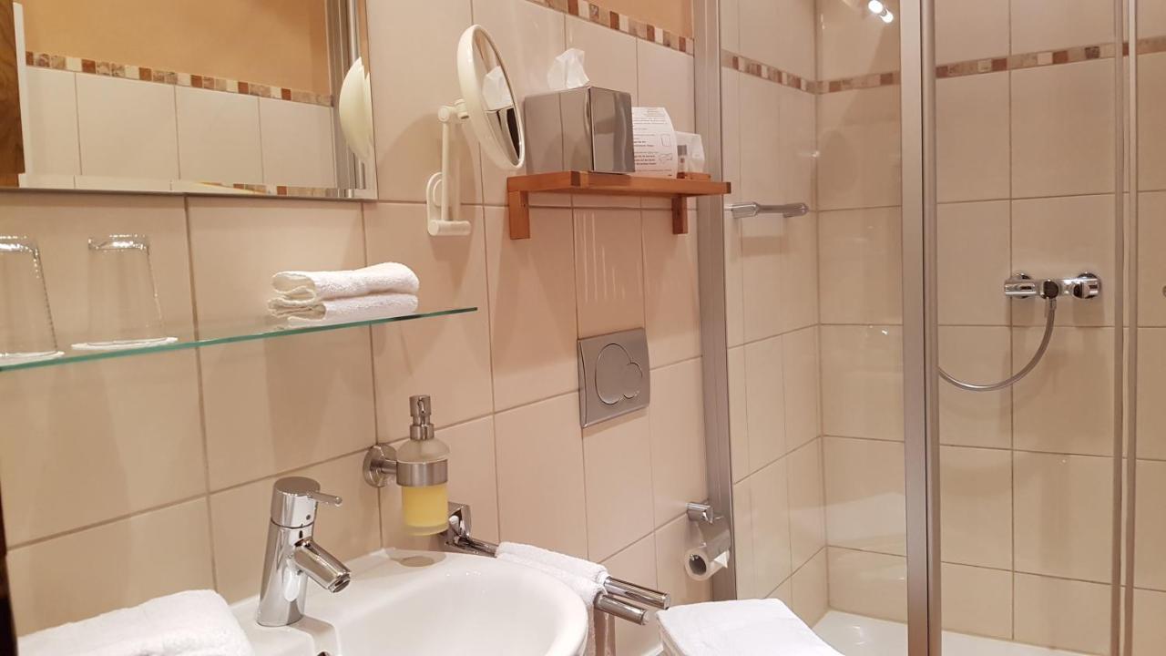 فندق Winzerhof Gietzen Hatzenport المظهر الخارجي الصورة